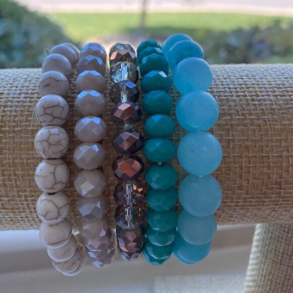 Bundle of stacking stretchy bracelets - Picture 2 of 14